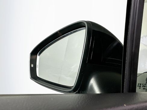 Used 2023 Volkswagen Tiguan SE R-Line AWD/4WD image 16