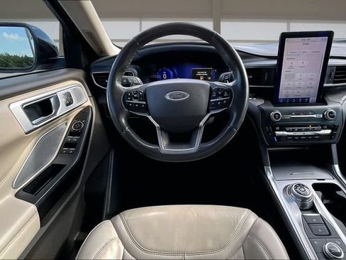 Used 2020 Ford Explorer Platinum w/ Premium Technology Package AWD/4WD image 5