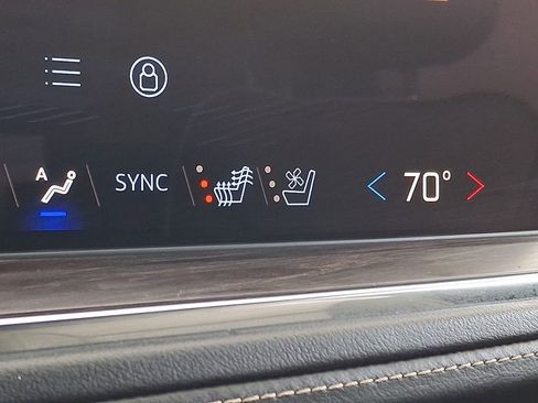 Used 2025 Chevrolet Suburban Premier image 24