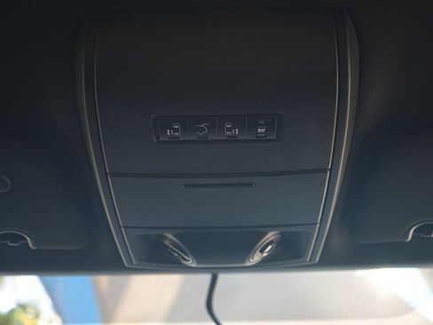 Used 2018 Dodge Grand Caravan GT image 24