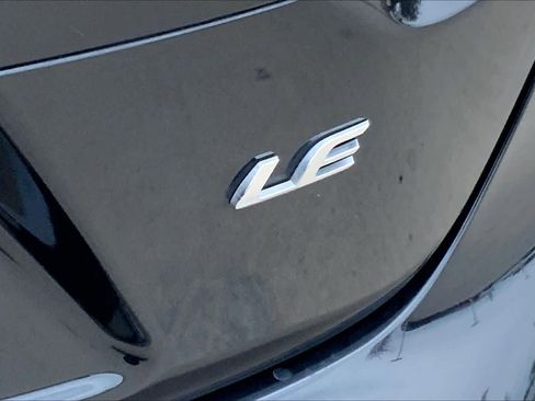 Used 2020 Toyota Corolla LE image 10