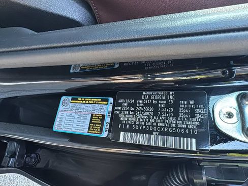 Used 2024 Kia Telluride EX w/ EX Captain's Chair Package AWD/4WD image 37