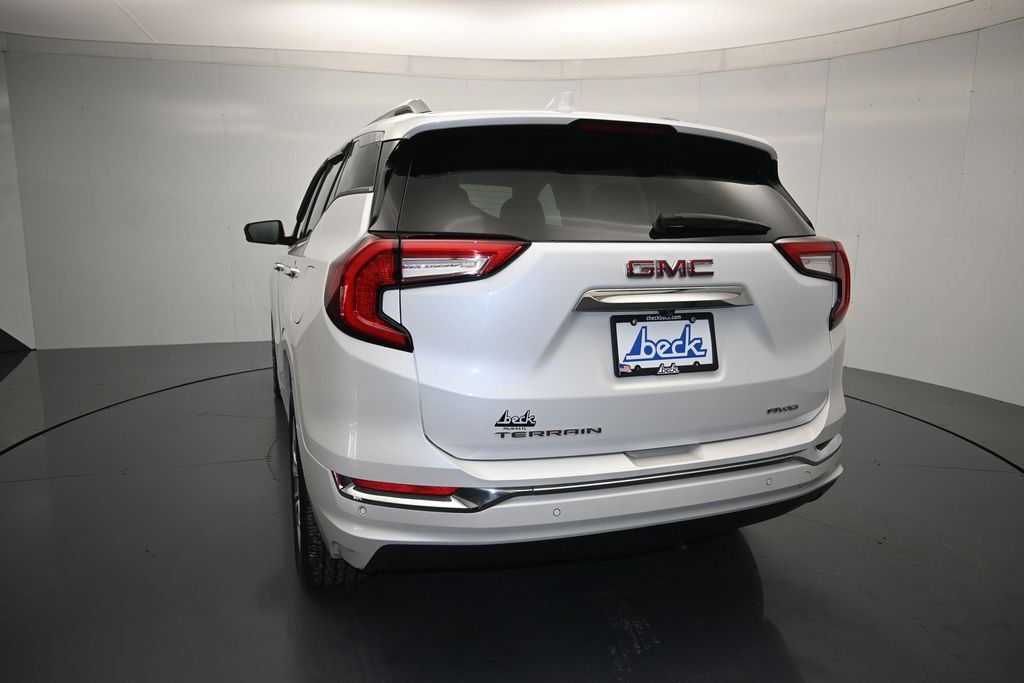 Used 2024 GMC Terrain Denali w/ Denali Premium Package AWD/4WD image 25