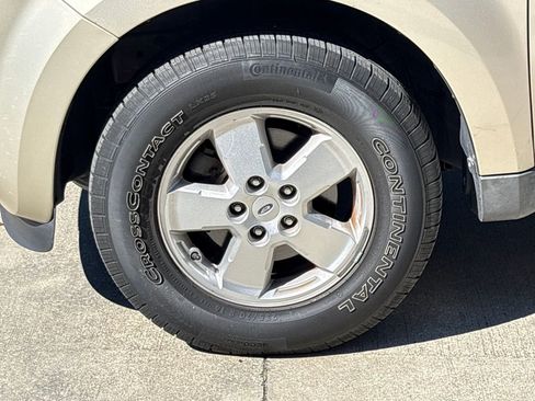 Used 2010 Ford Escape XLT image 13