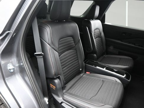 Certified 2025 Nissan Pathfinder Rock Creek AWD/4WD image 13