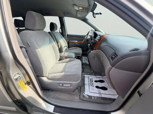 Used 2008 Toyota Sienna FWD image 31