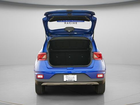 Certified 2025 Hyundai Venue SEL FWD image 11