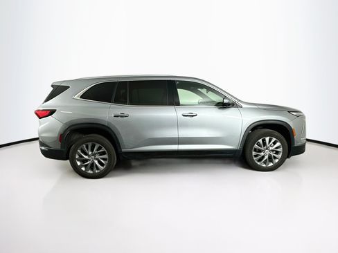 Used 2025 Buick Enclave Preferred AWD/4WD image 10