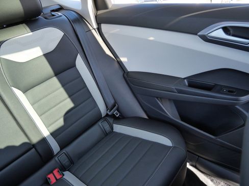 Certified 2025 Volkswagen Taos SEL image 14