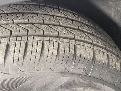 Used 2020 Chevrolet Traverse LT image 9