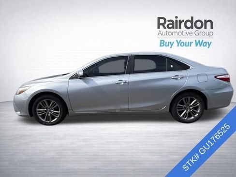 Used 2016 Toyota Camry SE FWD image 4