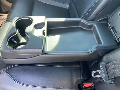 Used 2019 Dodge Charger SXT w/ Leather Interior Group image 25