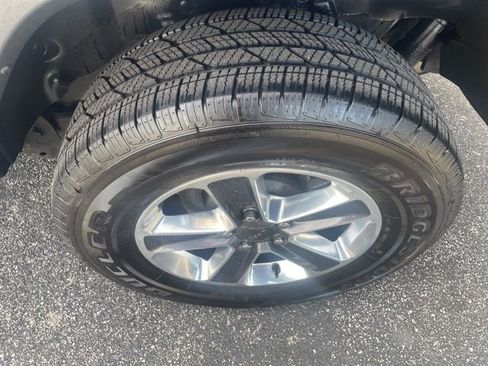 Used 2020 Jeep Wrangler Unlimited Sahara image 14