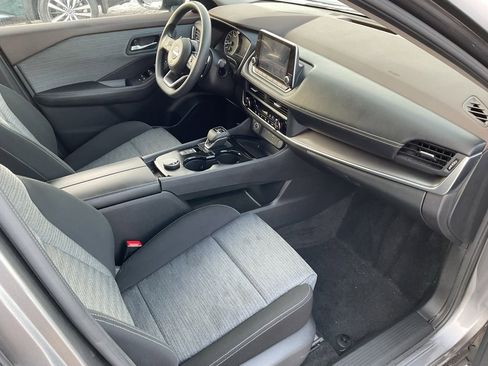 Used 2023 Nissan Rogue SV image 18