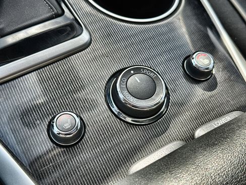 Used 2019 INFINITI QX60 Luxe w/ Essential Package image 36