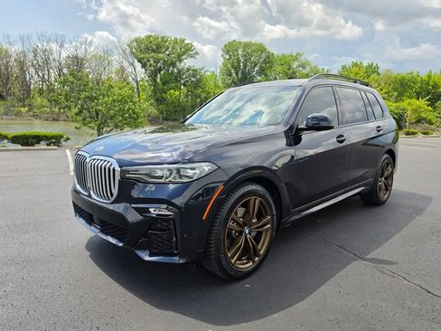 Used 2021 BMW X7 xDrive40i w/ M Sport Package AWD/4WD image 14