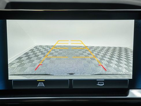 Used 2025 Chevrolet Silverado 1500 LT image 41