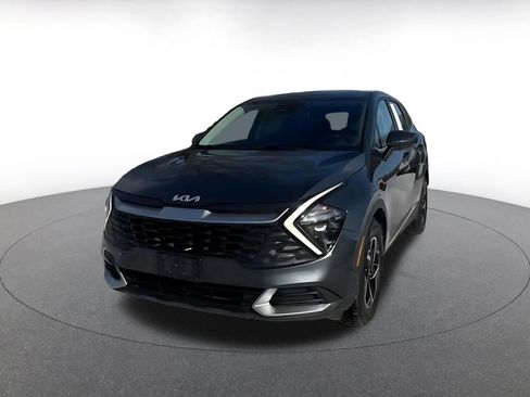 Used 2023 Kia Sportage LX image 4