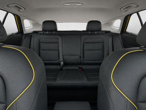 Used 2024 Chevrolet Trax ACTIV w/ Sunroof Package FWD image 14