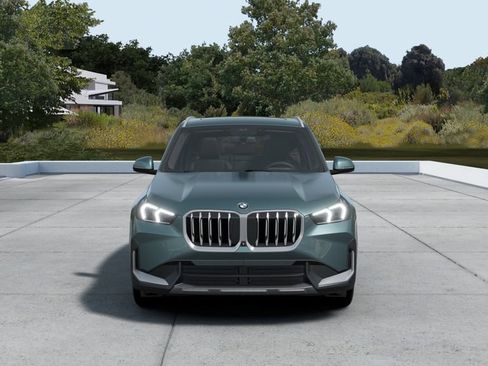 New 2026 BMW X1 xDrive28i AWD/4WD image 3