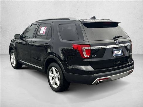 Used 2017 Ford Explorer XLT w/ Equipment Group 202A image 7