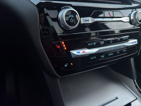 Used 2022 Ford Explorer ST-Line w/ Class IV Trailer Tow Package image 24