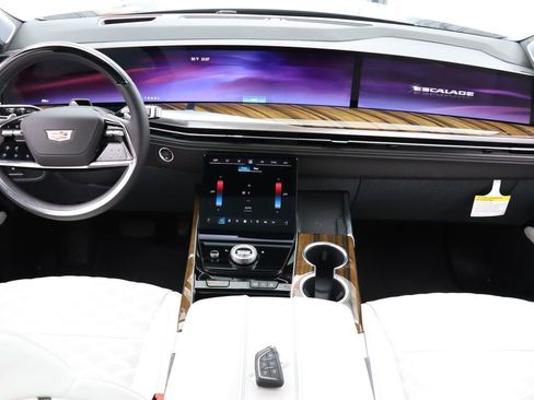 Used 2026 Cadillac Escalade Platinum Sport image 23