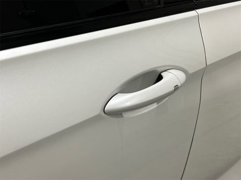 Used 2019 Buick Regal Preferred image 13