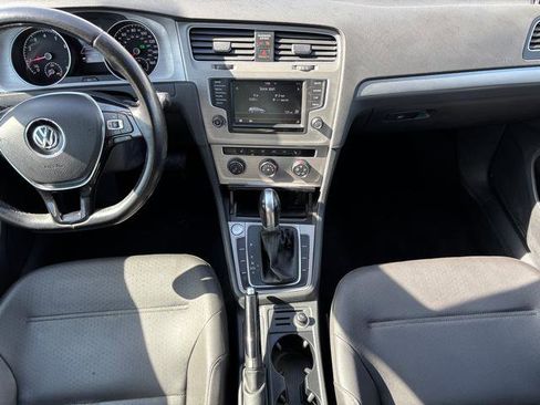 Used 2016 Volkswagen Golf 4dr Auto TSI image 17