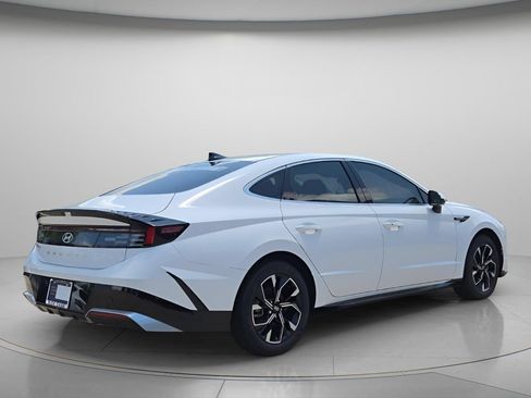 Used 2025 Hyundai Sonata SEL FWD image 7
