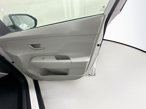 Used 2025 Hyundai Kona SEL FWD image 30