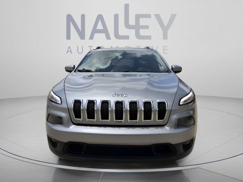 Used 2016 Jeep Cherokee Latitude FWD image 8
