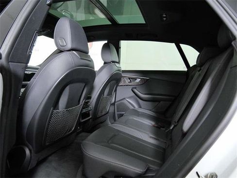 Used 2021 Audi Q8 Premium Plus w/ Premium Plus Package image 15