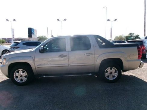 Used 2009 Chevrolet Avalanche LT w/ Suspension Package, Off-Road image 13