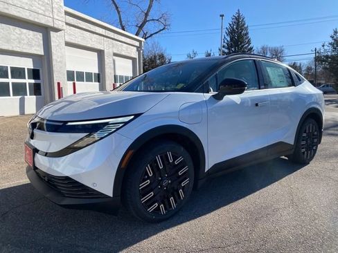 New 2026 Nissan Leaf Platinum+ image 1