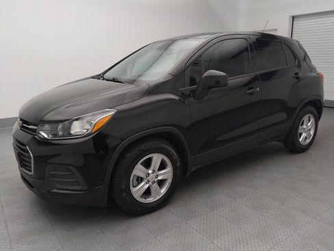 Used 2020 Chevrolet Trax LS w/ Tint and Cruise Package FWD image 2
