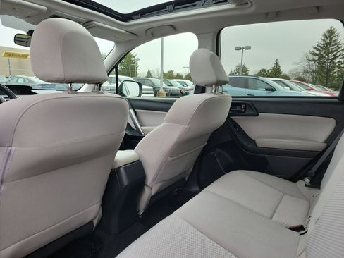 Used 2016 Subaru Forester 2.5i Premium image 14