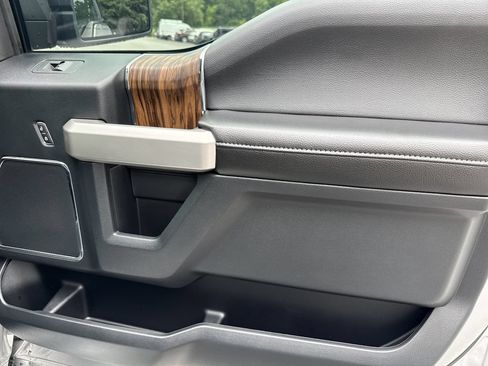 Used 2019 Ford F150 Lariat AWD/4WD image 14