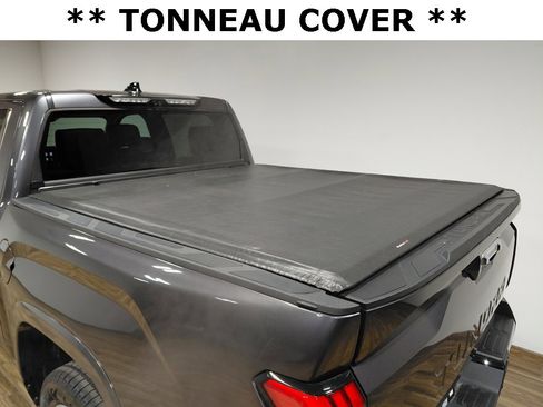 Used 2023 Toyota Tundra Limited image 9