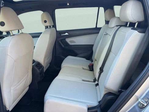 Used 2021 Volkswagen Tiguan SE R-Line w/ 3rd Row Seat Package image 31