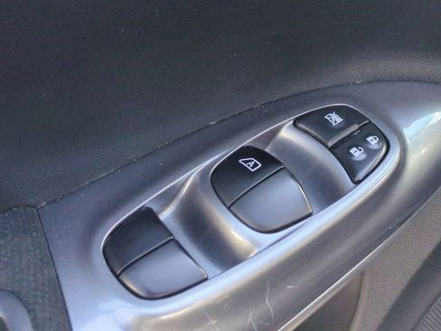 Used 2015 Nissan Juke S AWD/4WD image 12