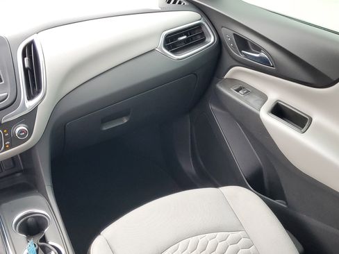 Used 2021 Chevrolet Equinox LS w/ LS Convenience Package image 16