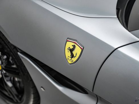 Used 2019 Ferrari Portofino image 44