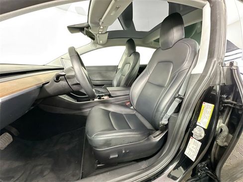 Used 2018 Tesla Model 3 Mid Range image 4