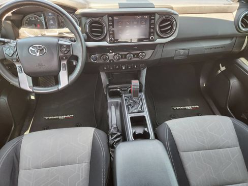 Used 2020 Toyota Tacoma TRD Off-Road w/ Technology Package AWD/4WD image 25
