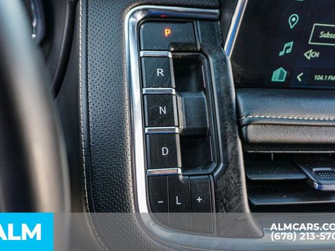 Used 2024 Chevrolet Suburban Premier RWD image 47