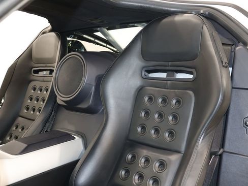 Used 2005 Ford GT image 26