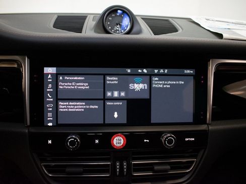 New 2026 Porsche Macan image 30