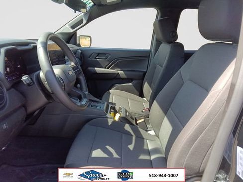 Used 2024 Chevrolet Colorado W/T RWD image 10