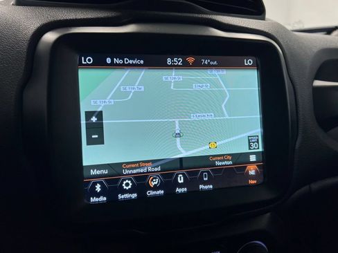 Used 2023 Jeep Renegade Latitude AWD/4WD image 24